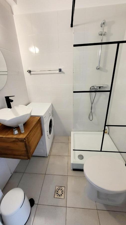 Victoriei Central Studio Apartment Bukares Bagian luar foto